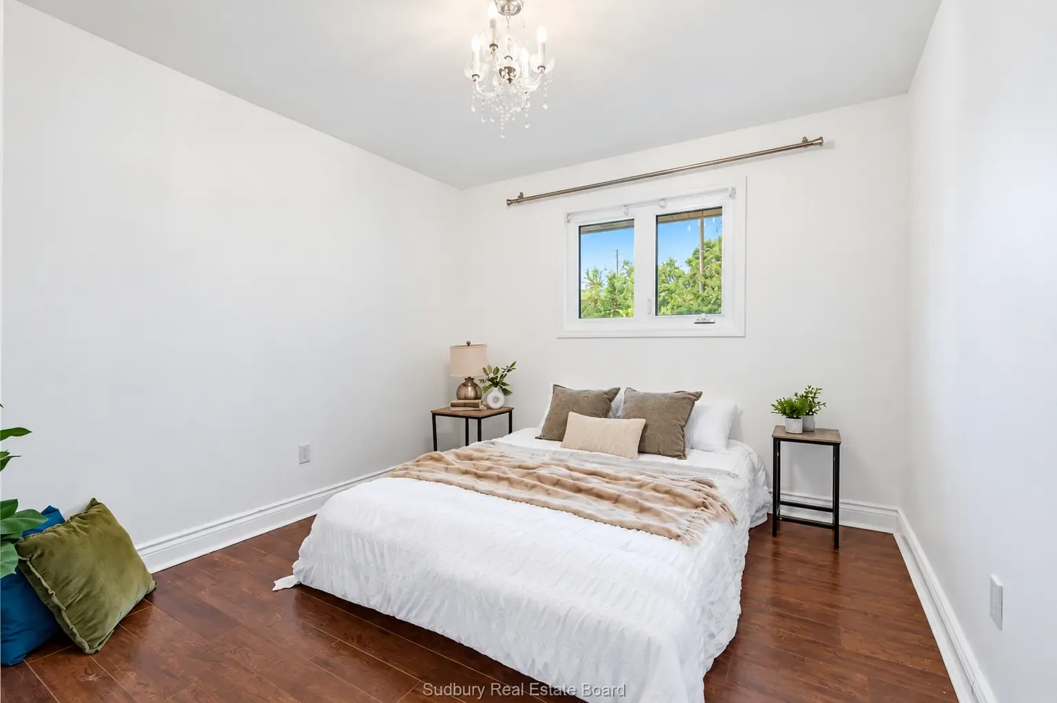 Main-floor apartment: second bedroom