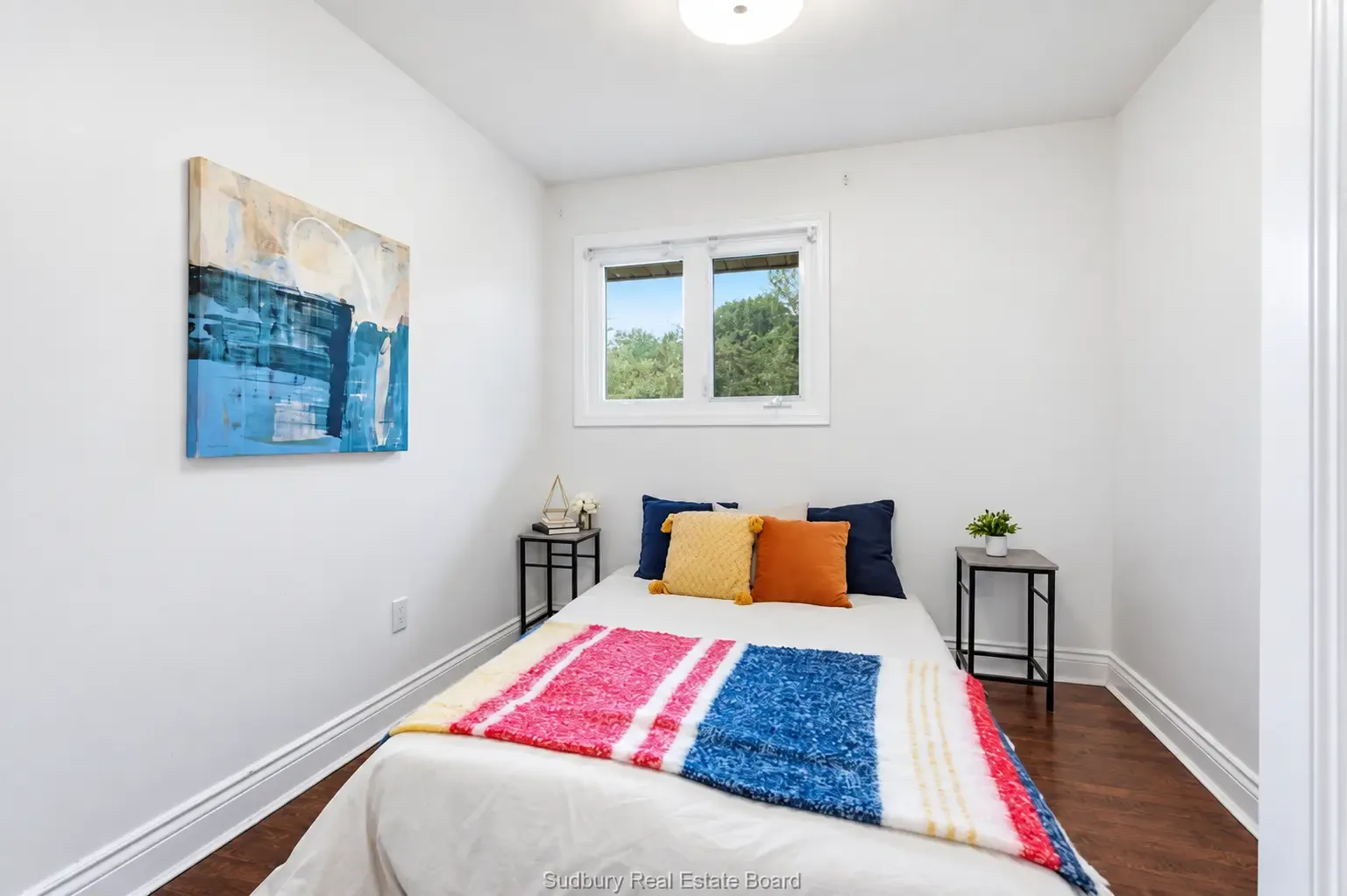 Main-floor apartment: third bedroom