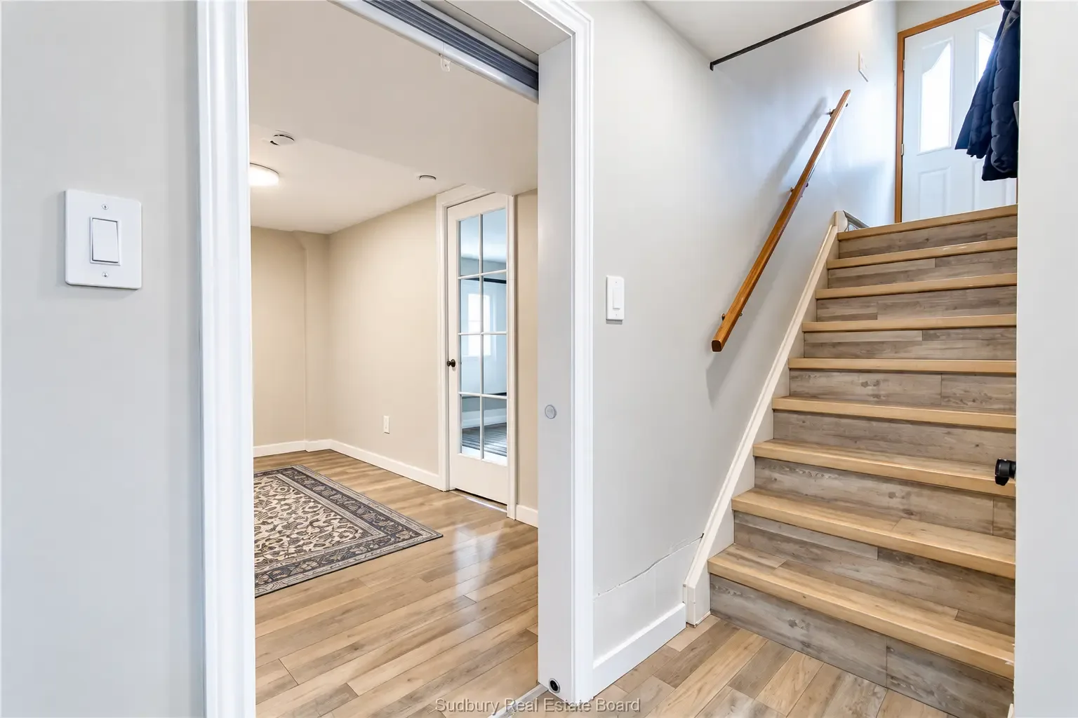Lower apartment: private entrance and stairs